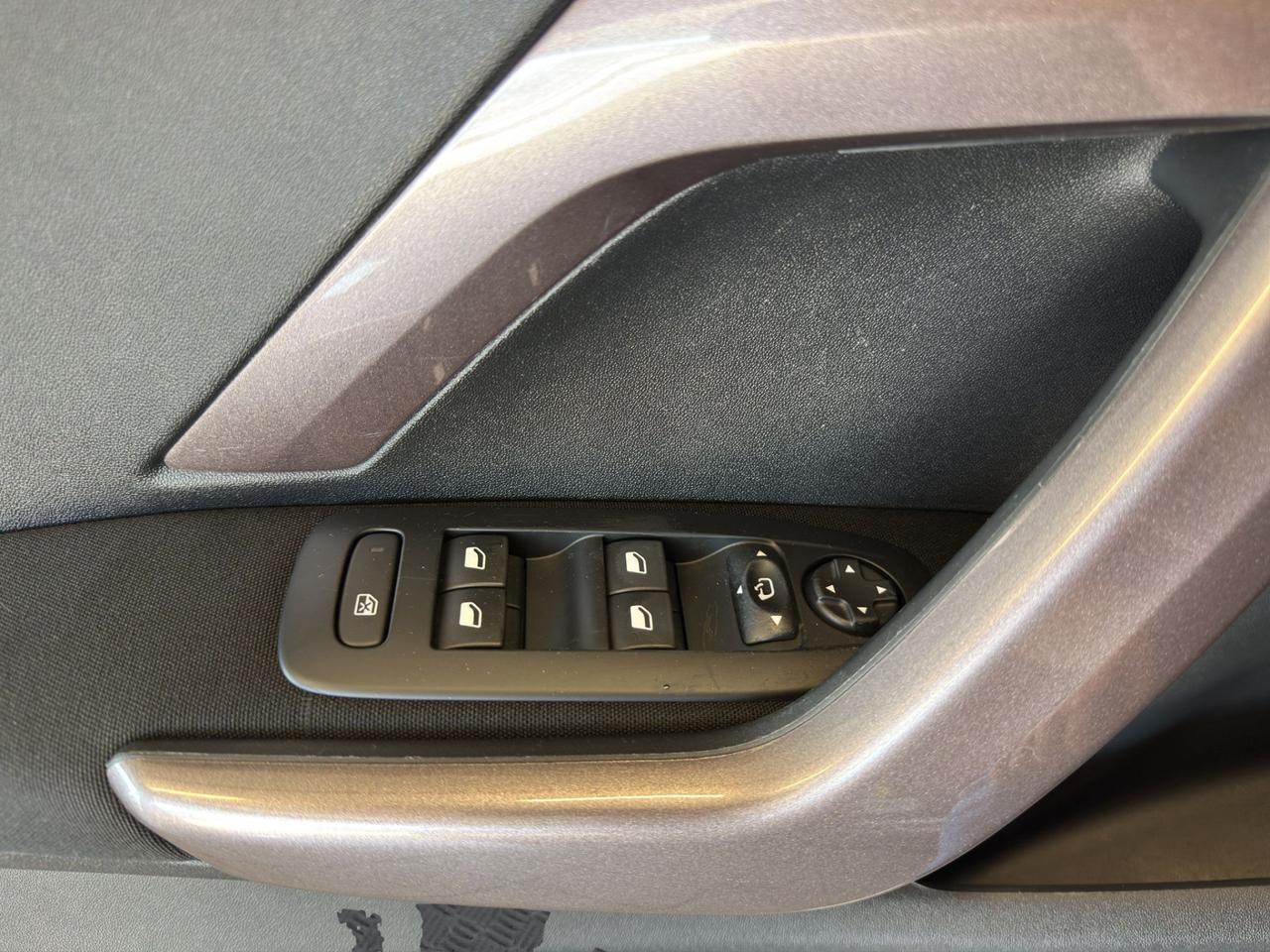 Peugeot 2008 1.6 e-hdi 8v Urban Cross s&s 92cv