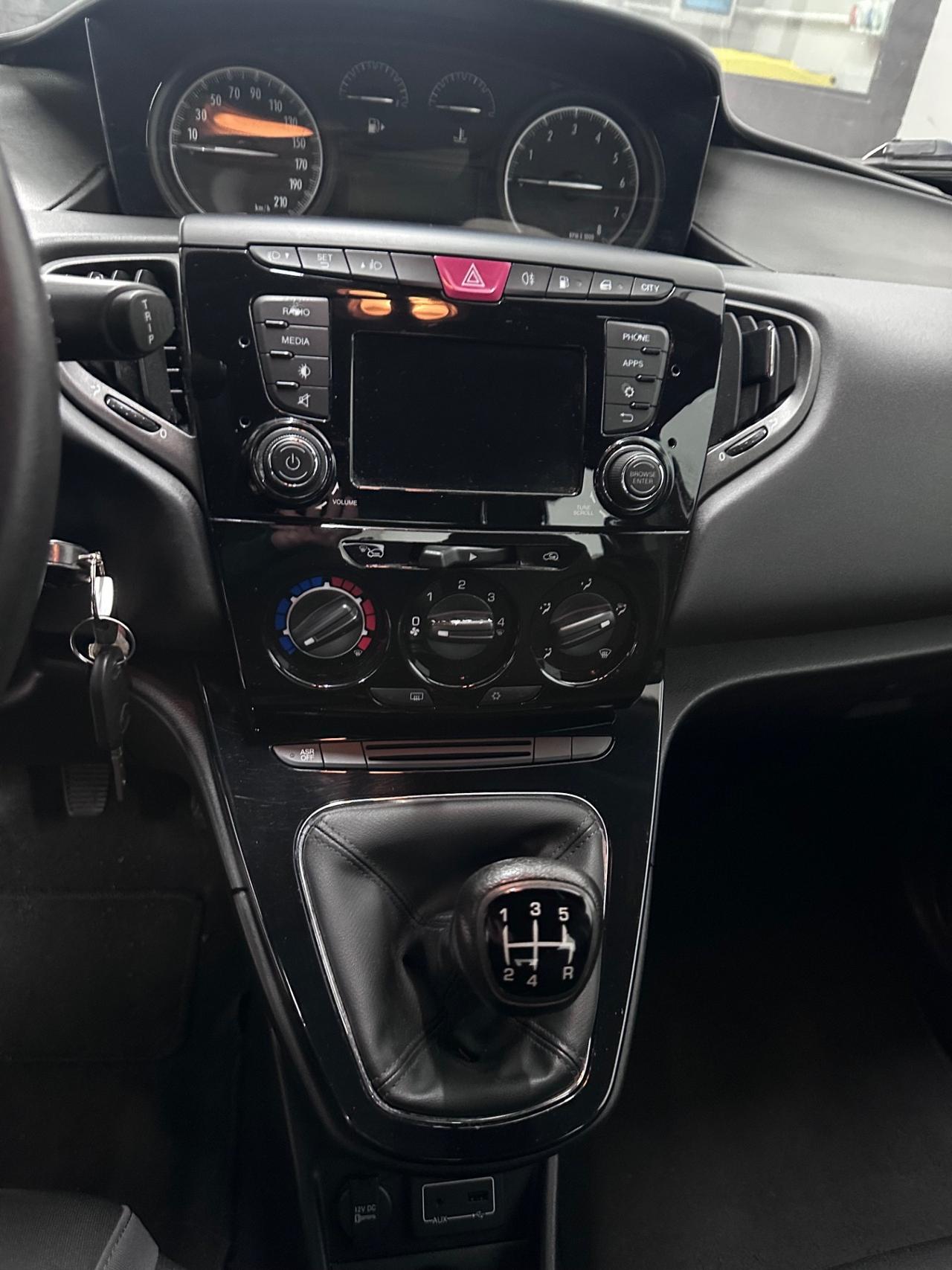 Lancia Ypsilon 1.2 69 CV 5 porte GPL Ecochic Gold