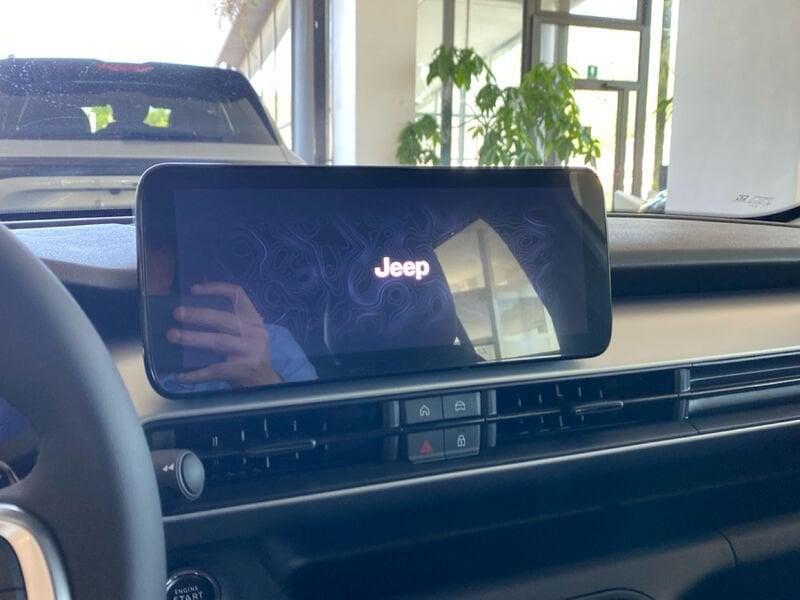 Jeep Avenger e-Hybrid 1.2 MHEV e-Hybrid Turbo Altitude