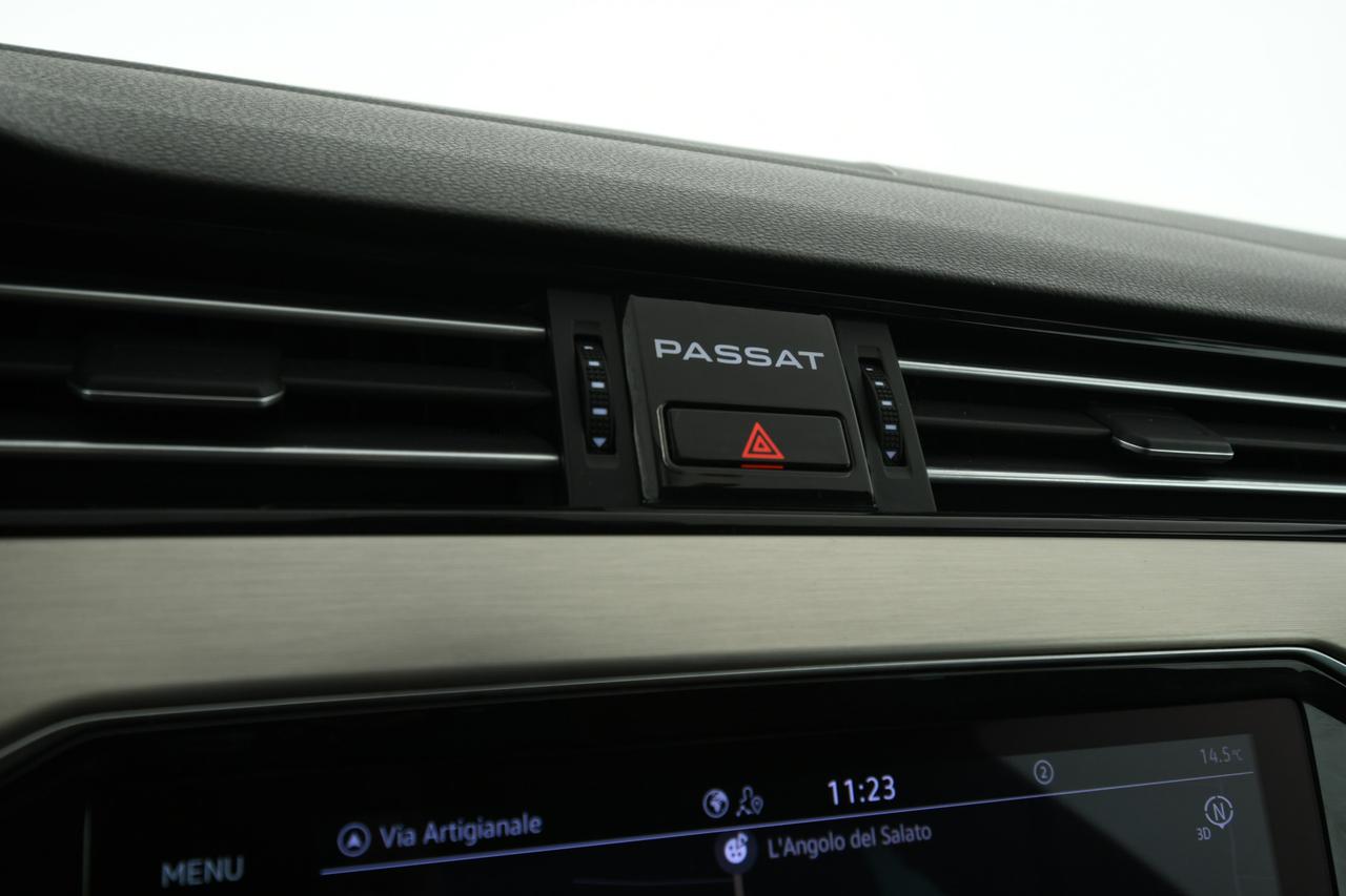 VOLKSWAGEN Passat Variant 2.0 tdi Executive 150cv dsg PELLE+ACC+APP CONNECT