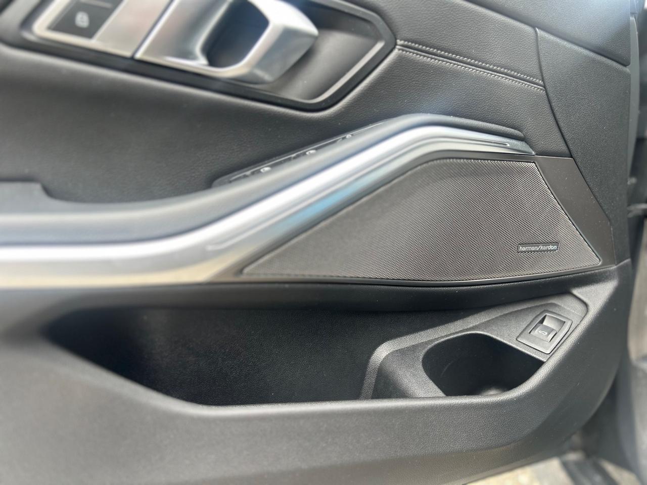 Bmw 318d 48V Touring Individual