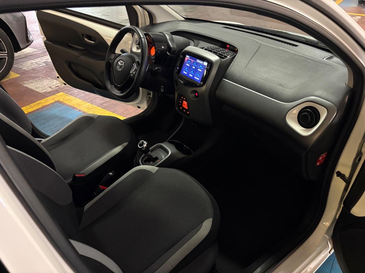 Toyota Aygo Connect 1.0 VVT-i 72 CV 5 porte x-clusiv MMT