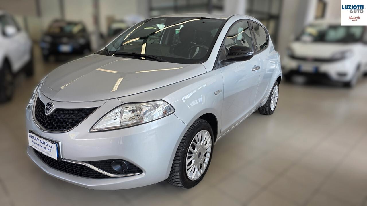 Lancia Ypsilon 1.2 69 CV 5 porte Gold