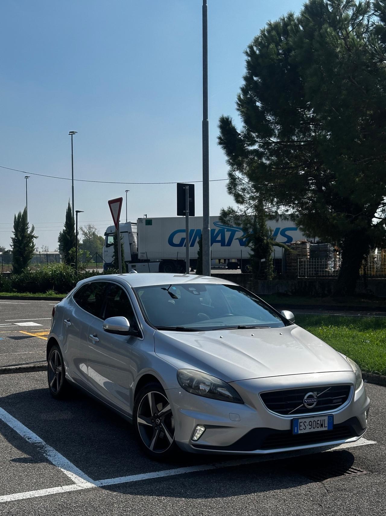 Volvo V40 D2 1.6 Summum