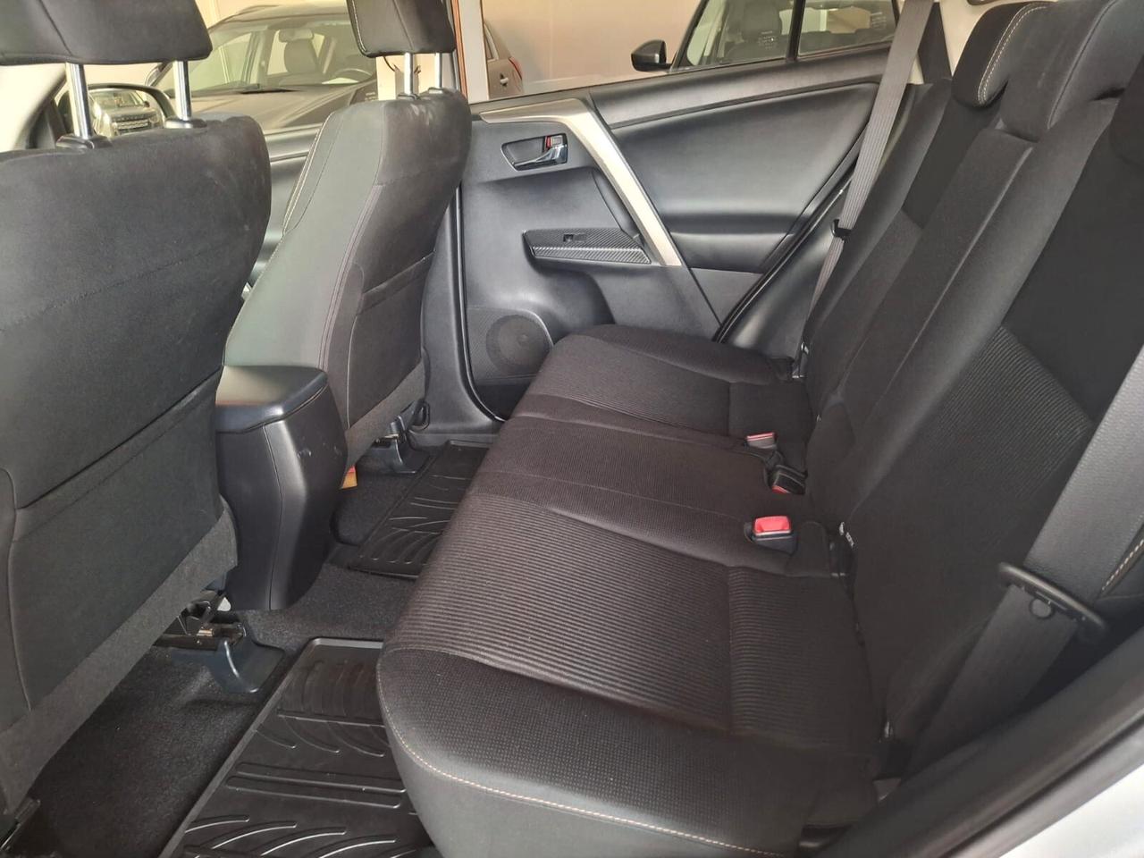 Toyota RAV 4 2.0 d-4d Style 2wd 124cv *TAGLIANDI CERTIFICATI