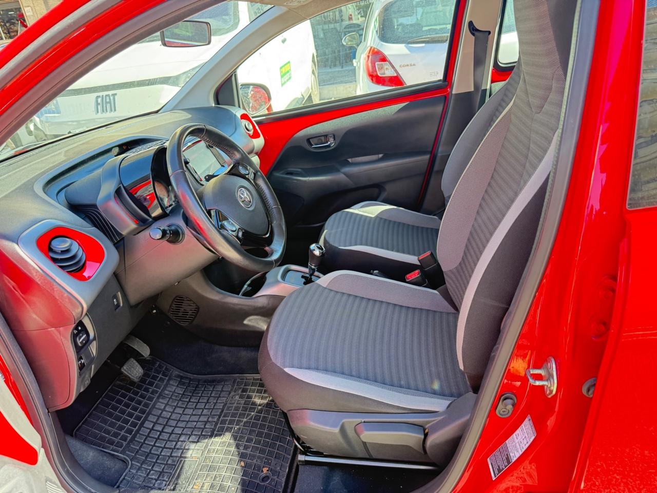 Toyota Aygo 1.0 VVT-i 72 CV 5 porte x-play MMT LED NAVI KAMERA PDC BLUETOOTH CERCHI 16