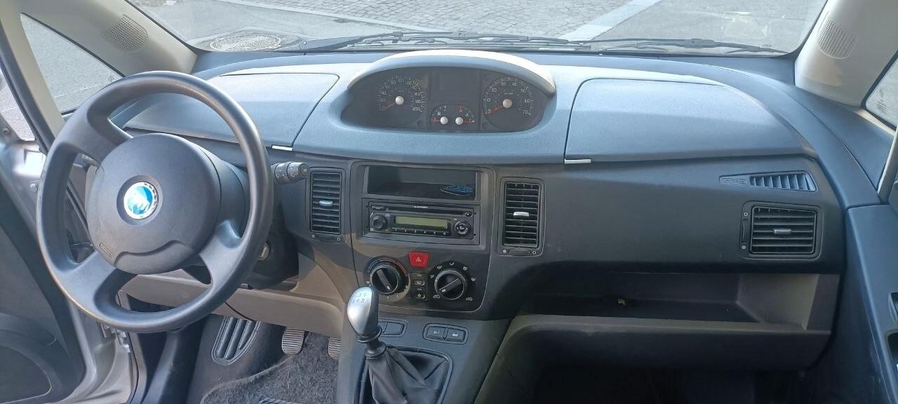 Fiat Idea 1.2 16V BlackLabel