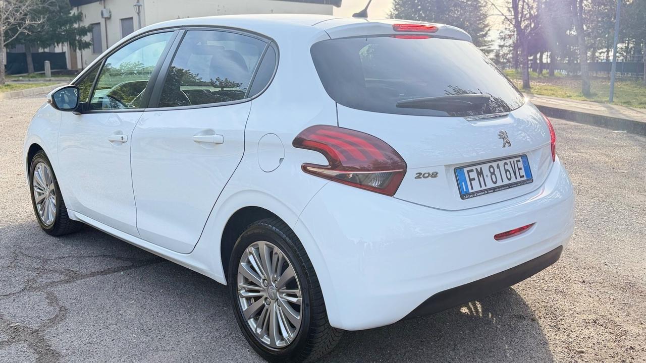 Peugeot 208 BlueHDi 75 5 porte Allure