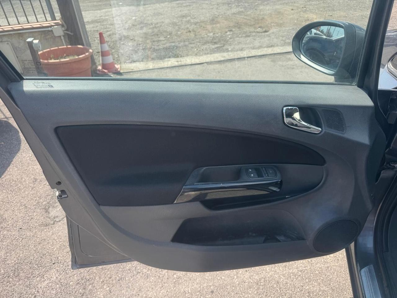 Opel Corsa 1.2 EDITION 2011