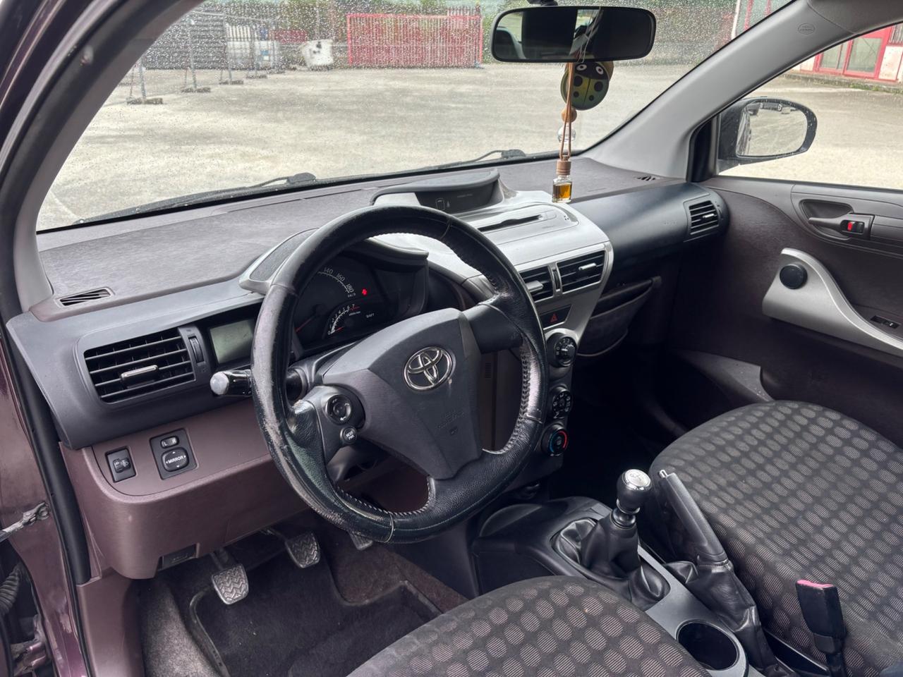 Toyota iQ 1.0