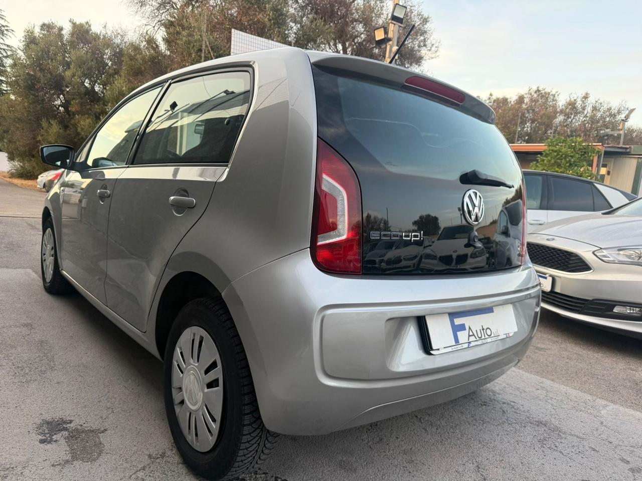 Volkswagen up! 1.0 5p. eco move BlueMotion Technology,128.892 km