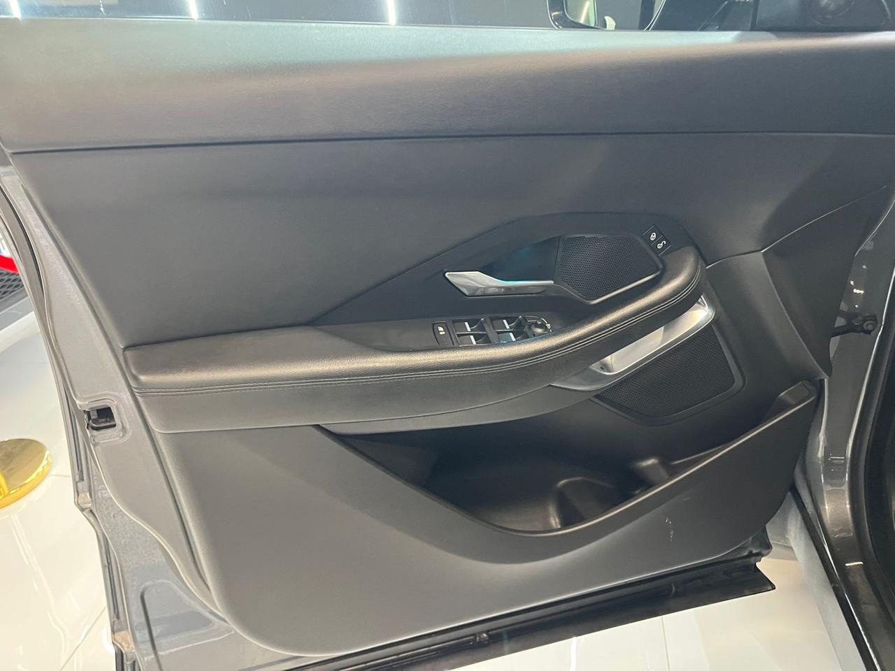 Jaguar E-Pace 2.0D 150 CV AWD R-Dynamic HSE