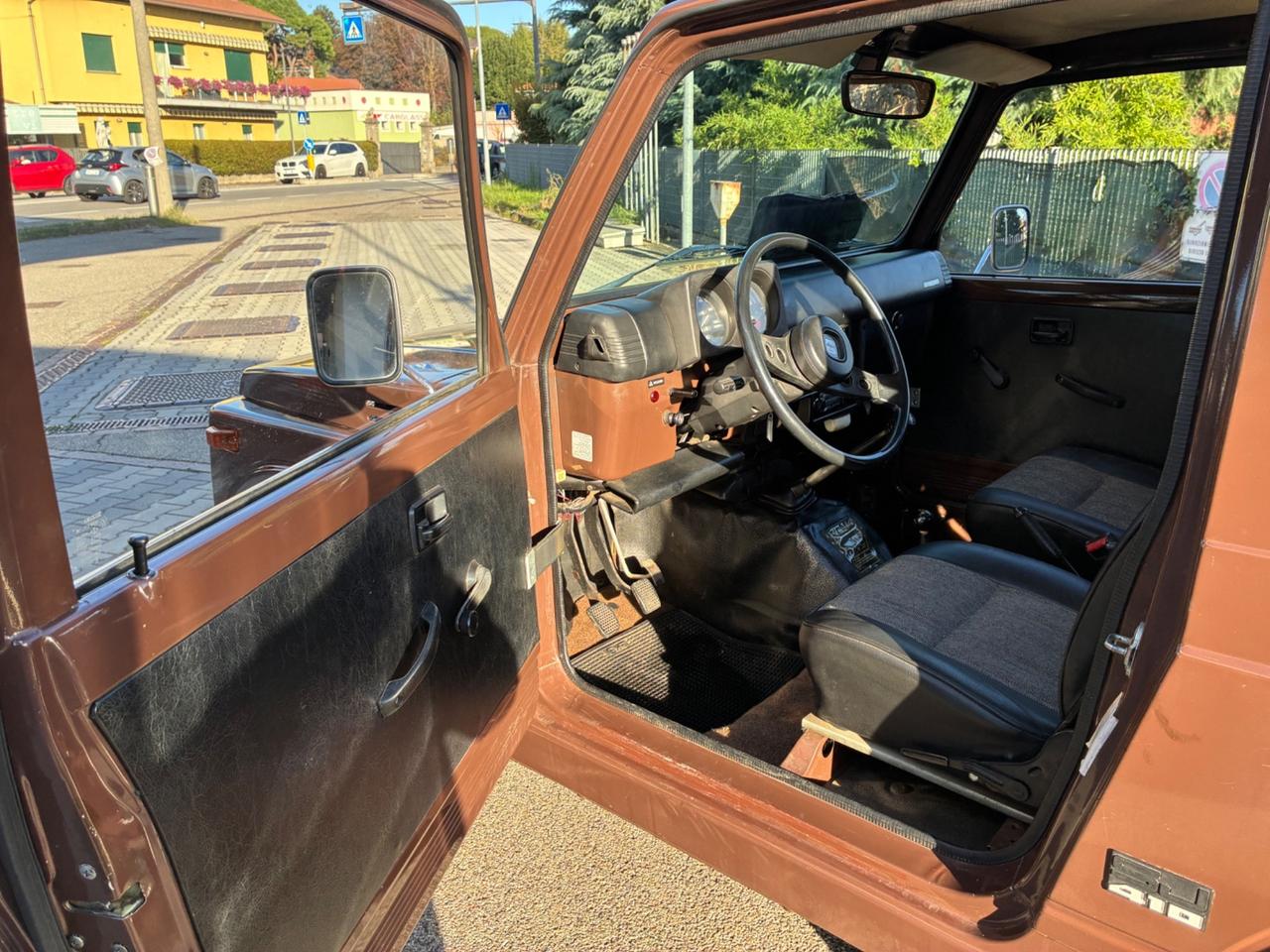 Suzuki SJ 410 SJ410 Berlina De Luxe