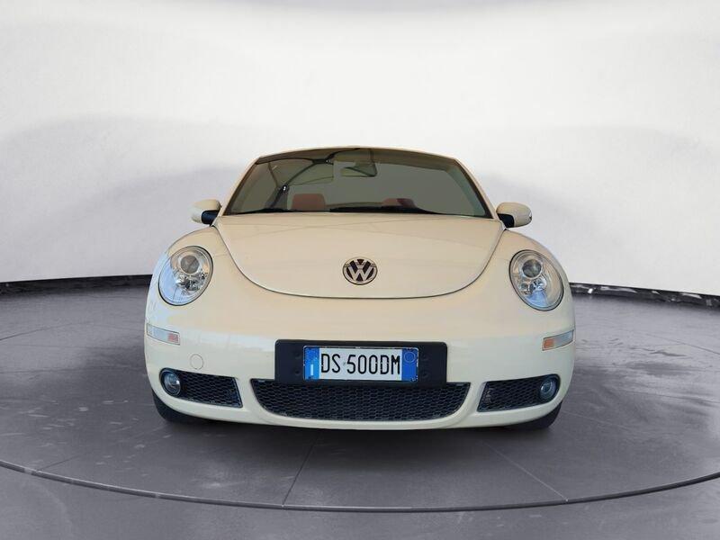 Volkswagen New Beetle New Beetle Cabrio 1.6 limited Red Edition