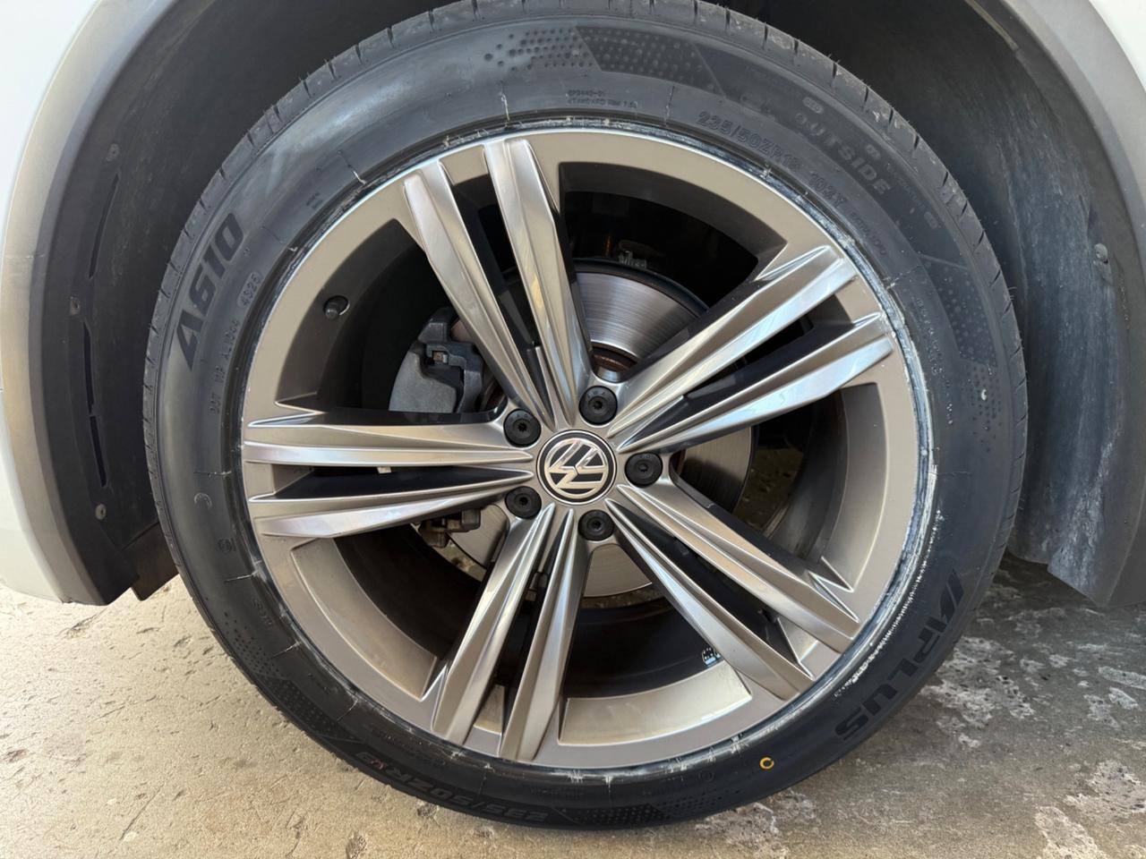 Volkswagen Tiguan 1.5 TSI 150 CV DSG Advanced R-Line GOMME NUOVE