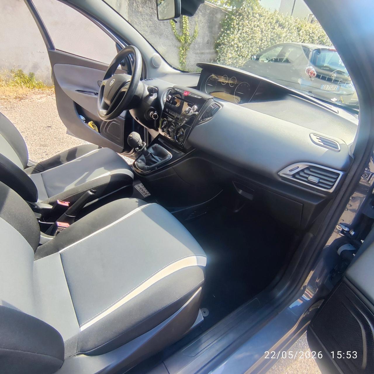 Lancia Ypsilon 1.2 69 CV 5 porte Gold euro 6