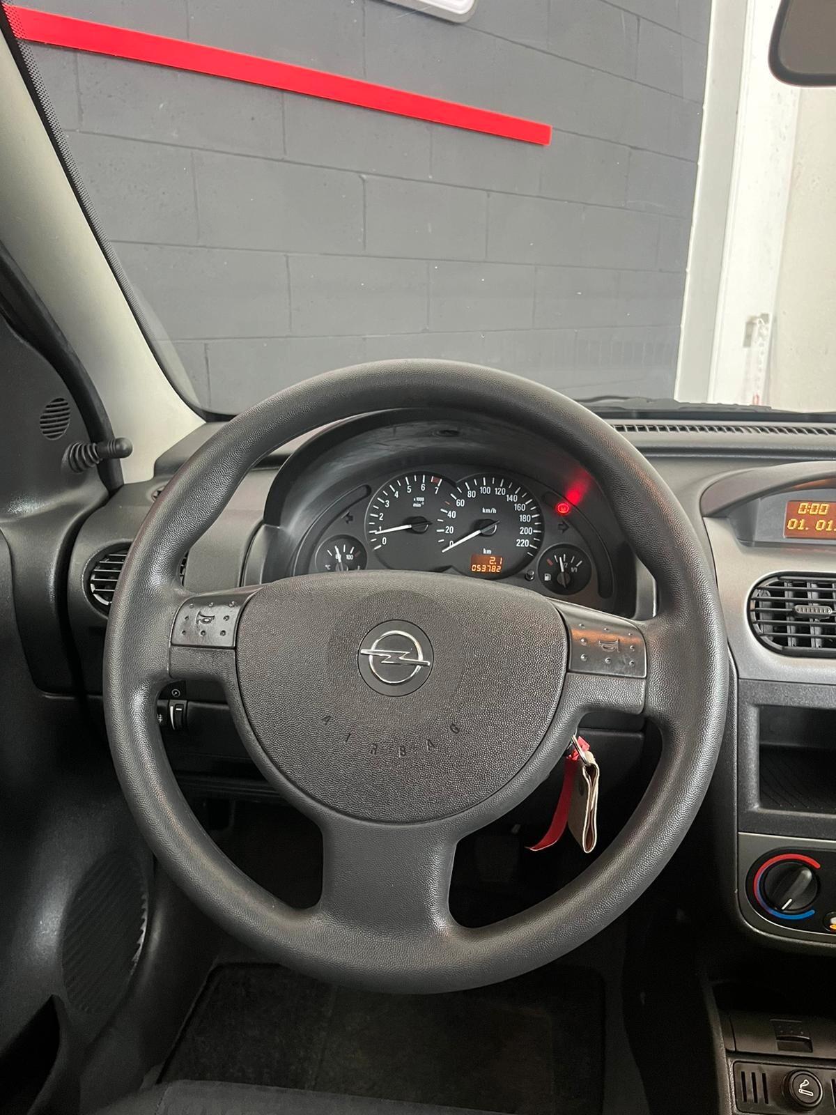 Opel Corsa 1.4i 16V cat 5 porte Cosmo