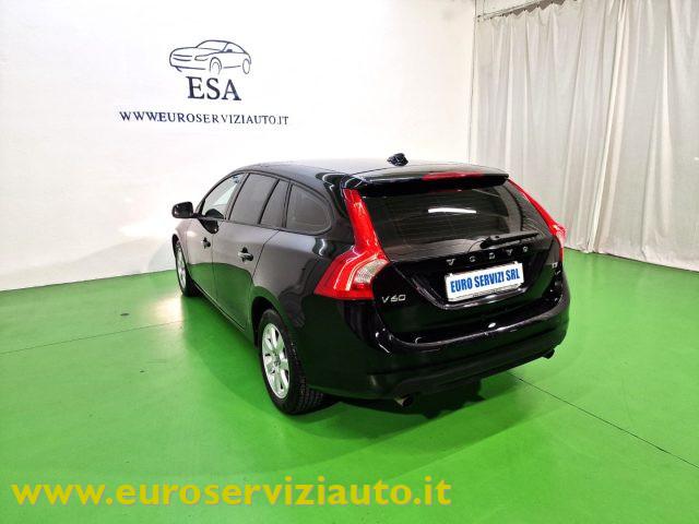 VOLVO V60 T3 Powershift Kinetic