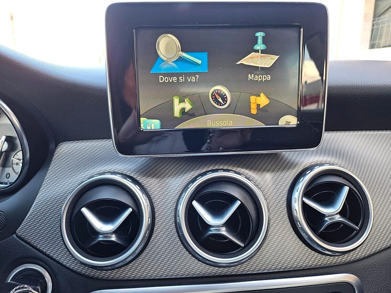 Mercedes-benz GLA 180 Executive 1.6 BENZ NAVI XENON SENSORI SEDILI RISCAL