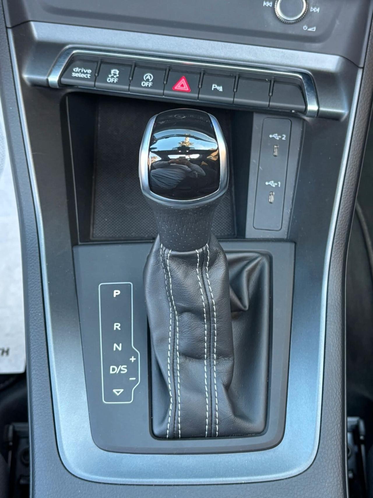 Audi Q3 35 TDI S tronic line edition//