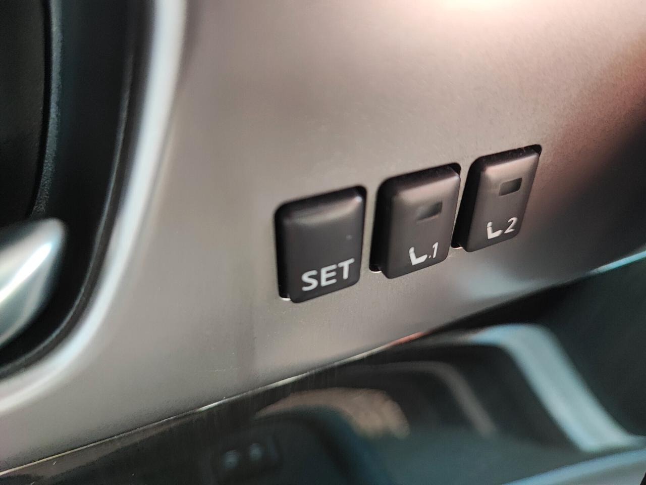 Infiniti QX70 3.0 diesel V6 AT Ultimate