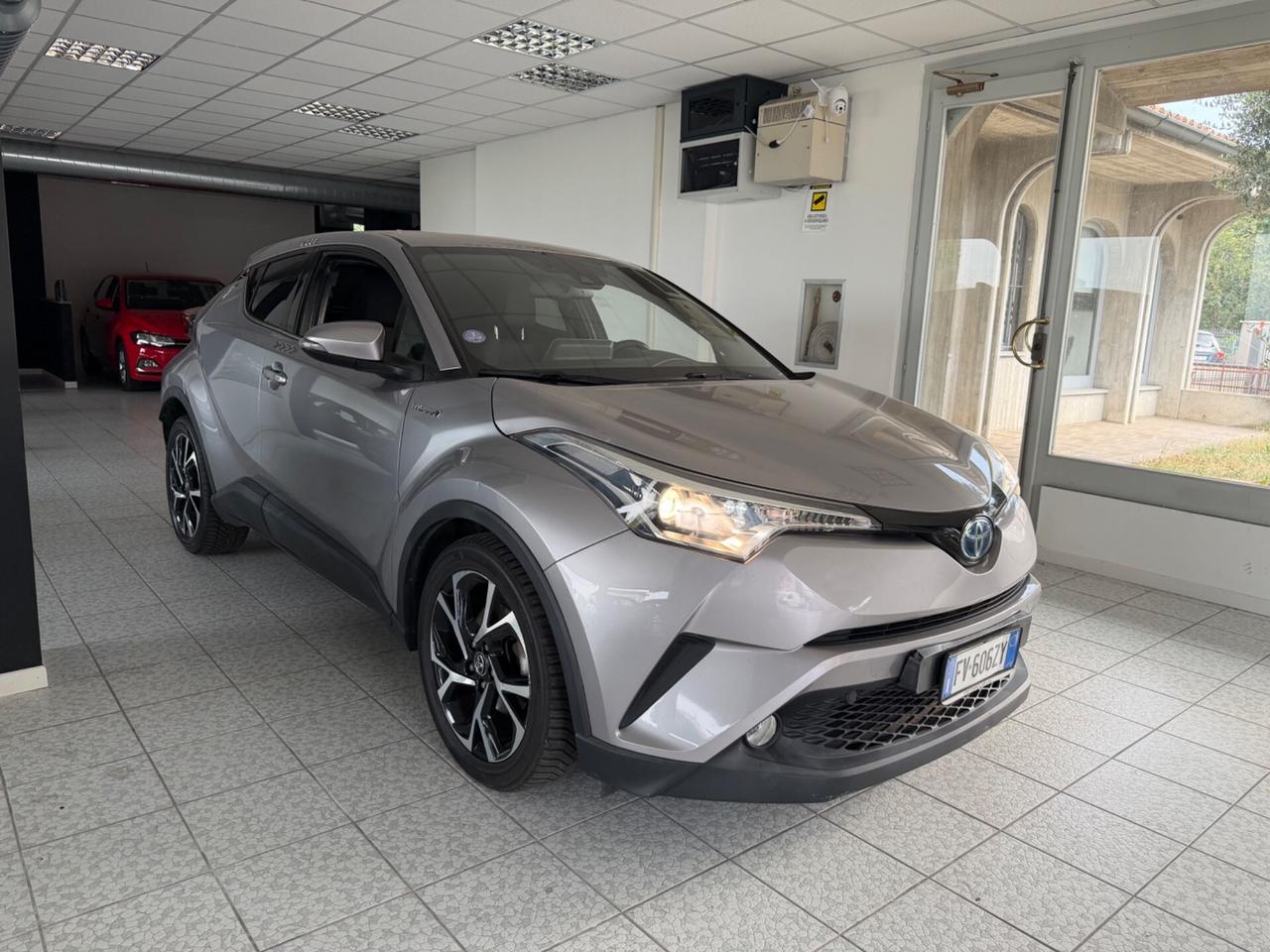 Toyota C-HR 1.8 Hybrid E-CVT Lounge