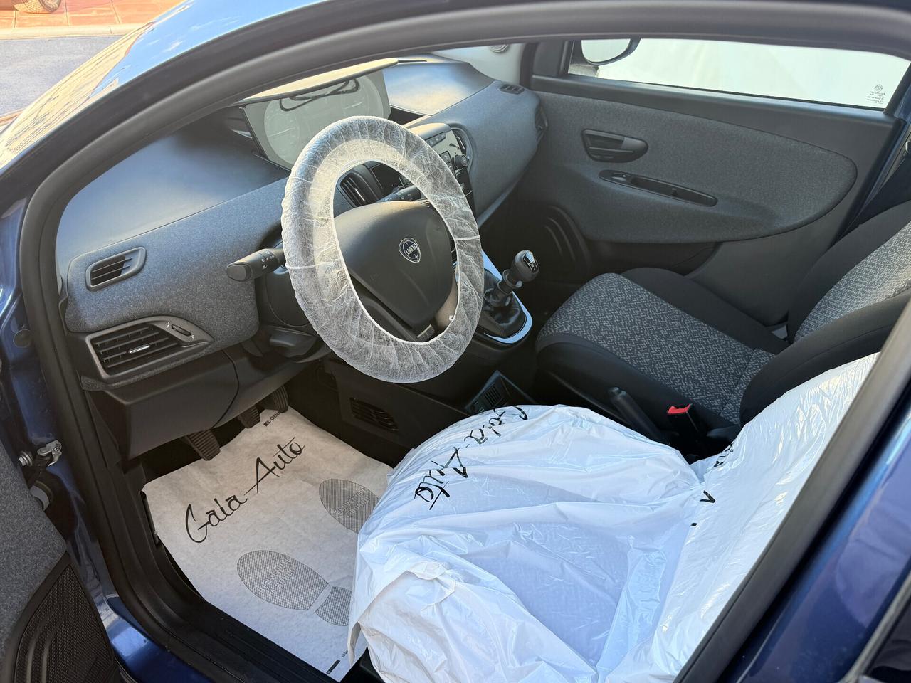 Lancia Ypsilon 1.0 FireFly 5 porte S&S Hybrid Silver Plus