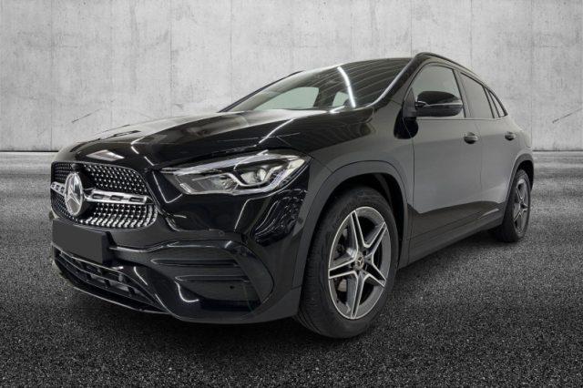 MERCEDES-BENZ GLA 180 Automatic Premium