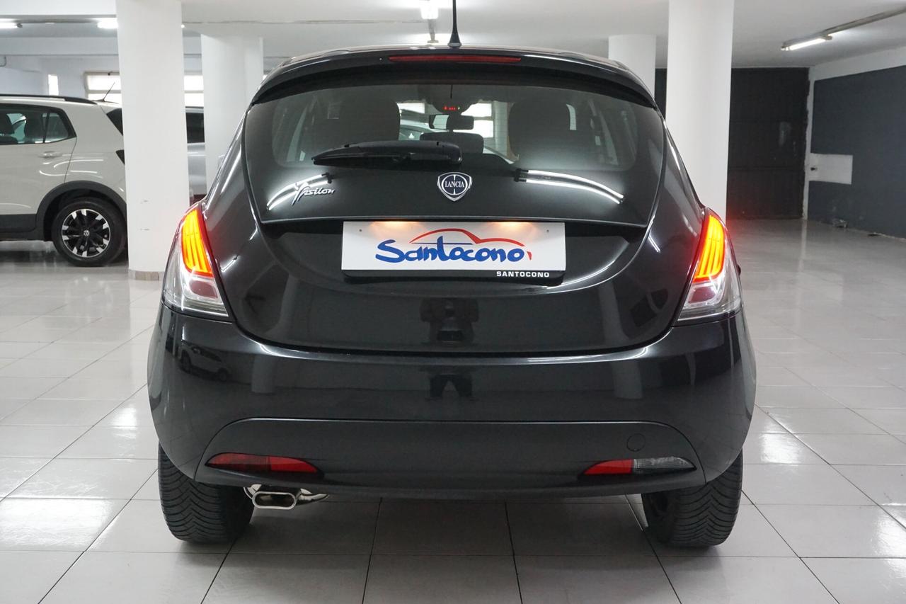 Lancia Ypsilon 1.2 69 CV 5 porte Silver