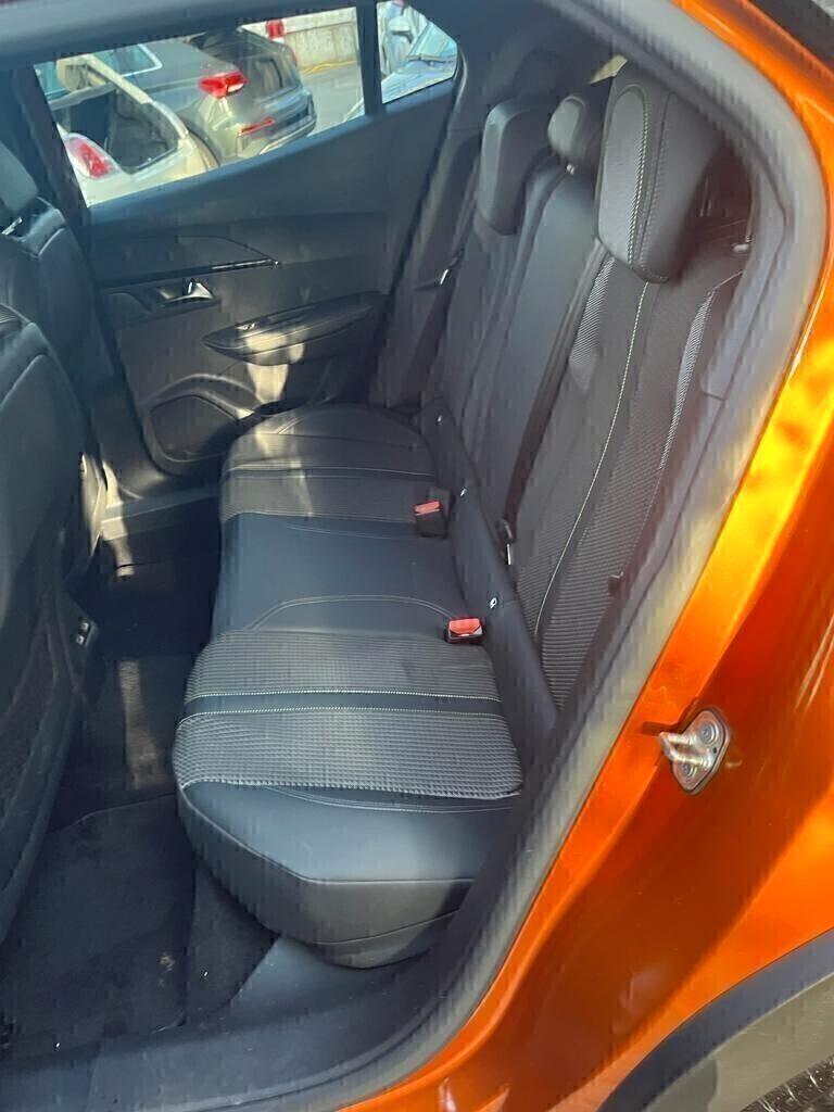 Peugeot 2008 BlueHDi 100 S&S GT Line BICOLOR