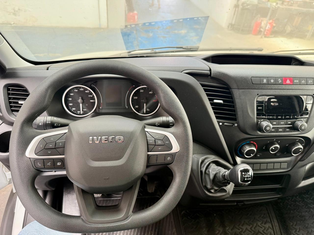 IVECO DAILY 35-180 3.0CC 175cv, PREZZO PIÙ IVA, MAI UTILIZZATO, CASSONE RIBALTABILE TRILATERALE, GRU HC, GARANZIA UFF, PERMUTE