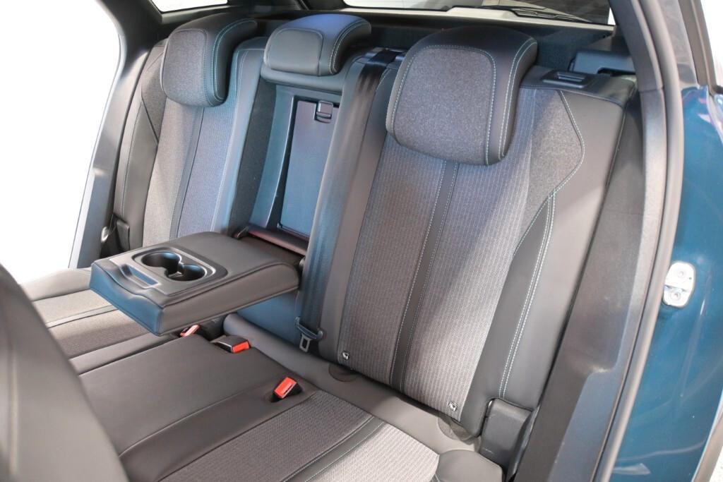 PEUGEOT 3008 1.5 BLUEHDI 130CV EAT8 SeS ALLURE ( FARI LED - I-COCKPIT - CRUISE - NAVI - MIRROR - PDC - TELECAMERA POST. - CERCHI 18 )