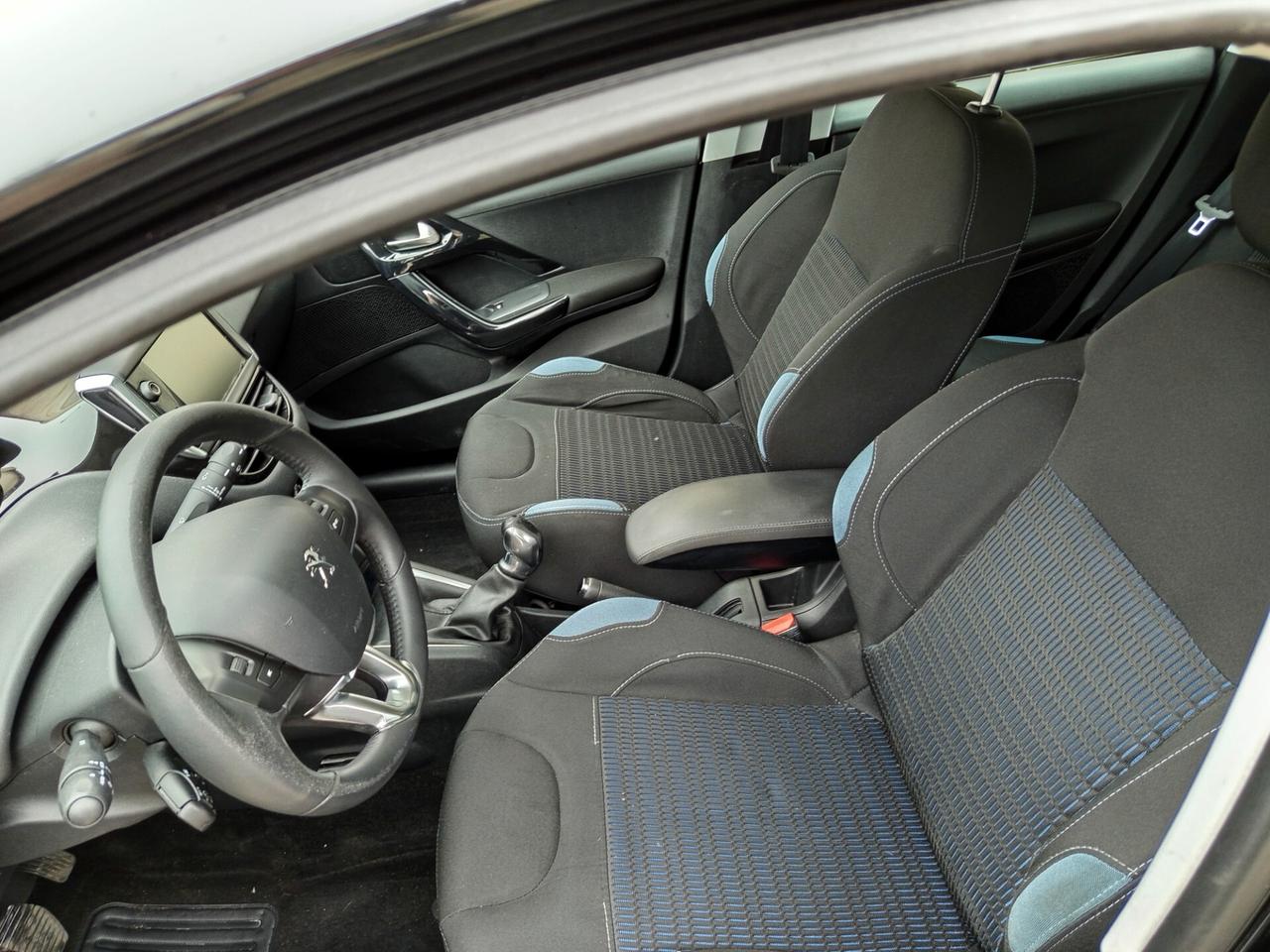 Peugeot 208 1.4 HDi 68 CV 5 porte Allure