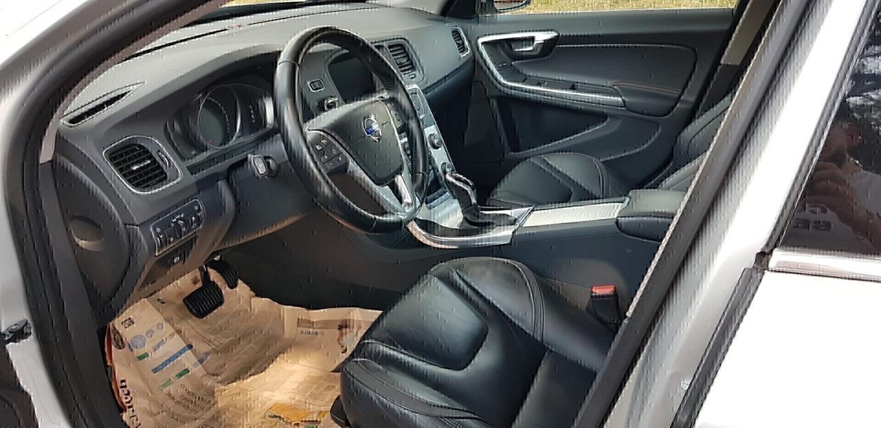 Volvo V60 2.0 d 150 cv D3 Geartronic Volvo Ocean Race,pelle,cambio automatico,navi,cruise control,cerchi 18
