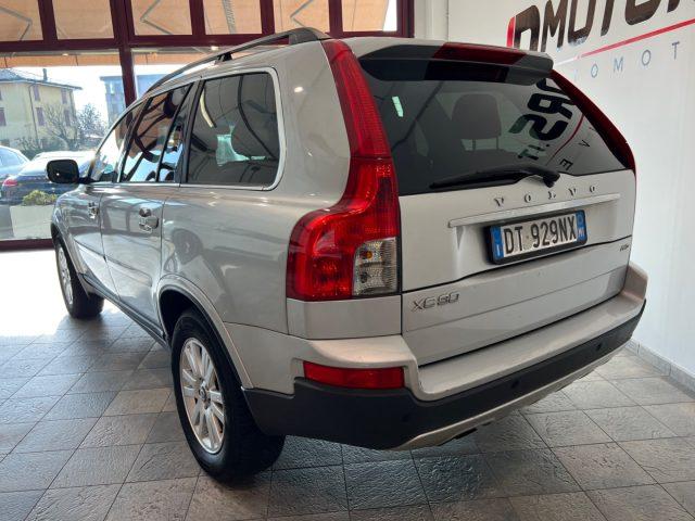 VOLVO XC90 2.4 D5 185 CV AWD Momentum 7 Posti