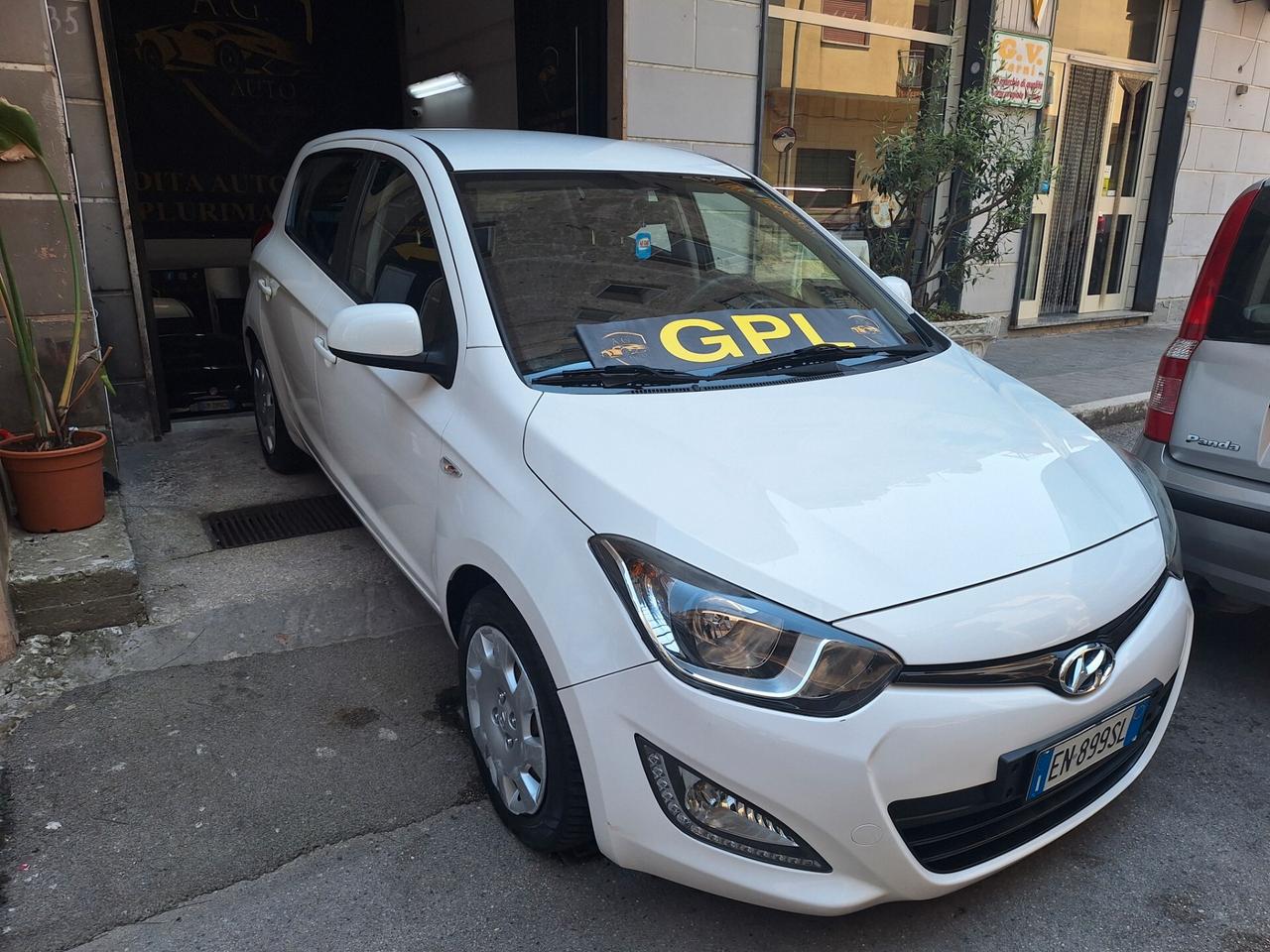 Hyundai i20 1.2 5p. Econext Sound Edition