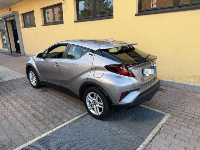 TOYOTA C-HR 1.8 Hybrid E-CVT Business