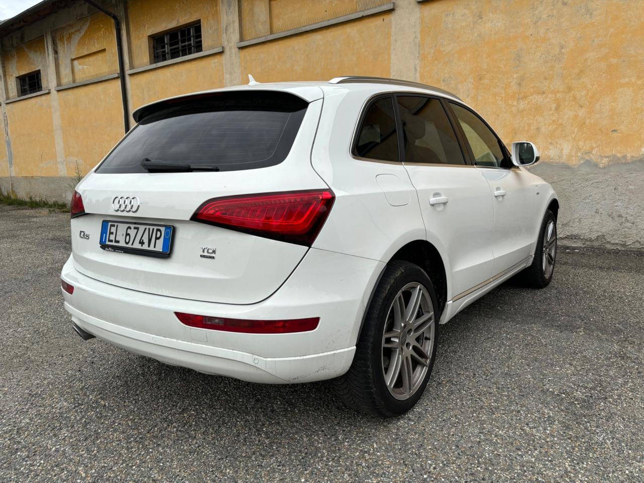 Audi Q5 S line 2.0 170 cv