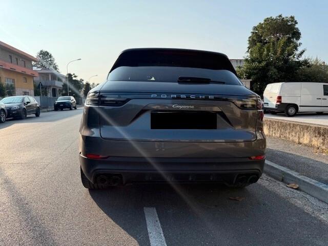 Porsche Cayenne 3.0 V6 E-Hybrid