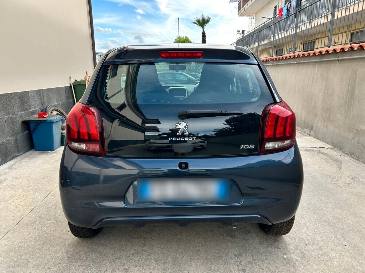 Peugeot 108 1.0 Benz. Aut. 68CV - 2016 Incidentata