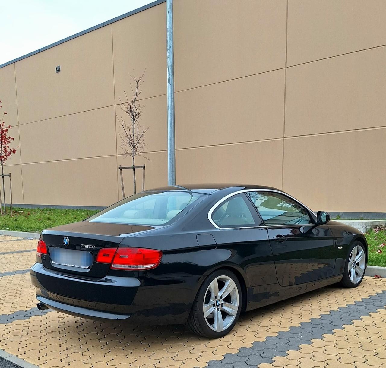 BMW 320i COUPè - 66.000km - PARI AL NUOVO