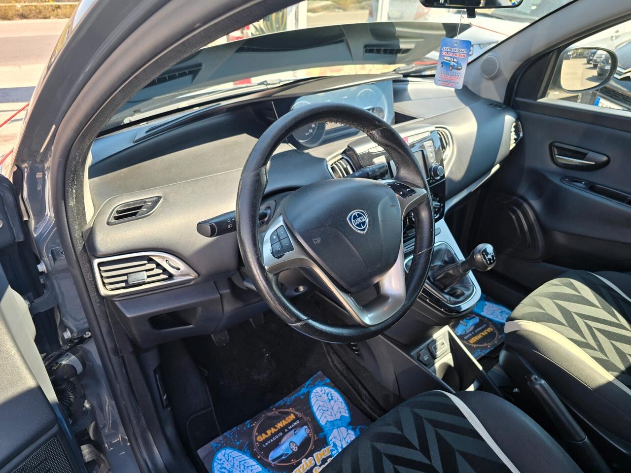 Lancia Ypsilon 1.3 MJT 95 CV 5 porte S&S Platinum