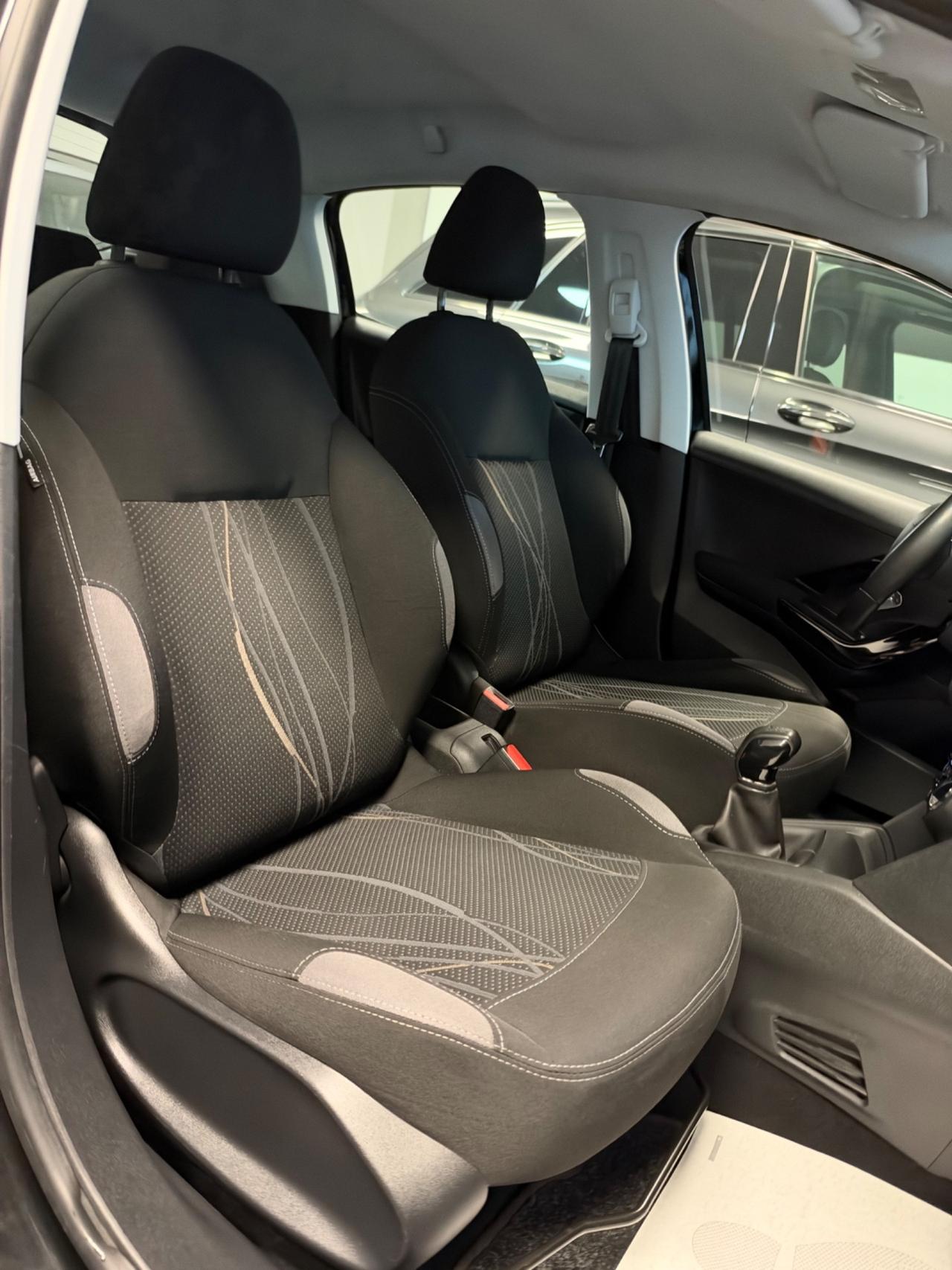 Peugeot 208 1.4 HDi 68 CV Allure