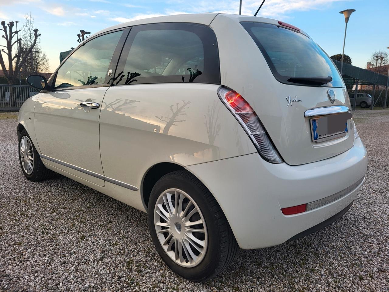 Lancia Ypsilon 1.4 Platino Ecochic GPL