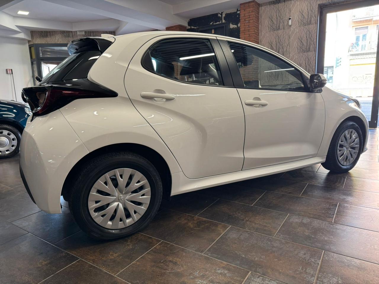 Toyota Yaris 1.0 5 porte Active