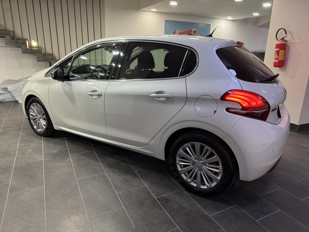 Peugeot 208 BlueHDi 100 S&S 5 porte Allure