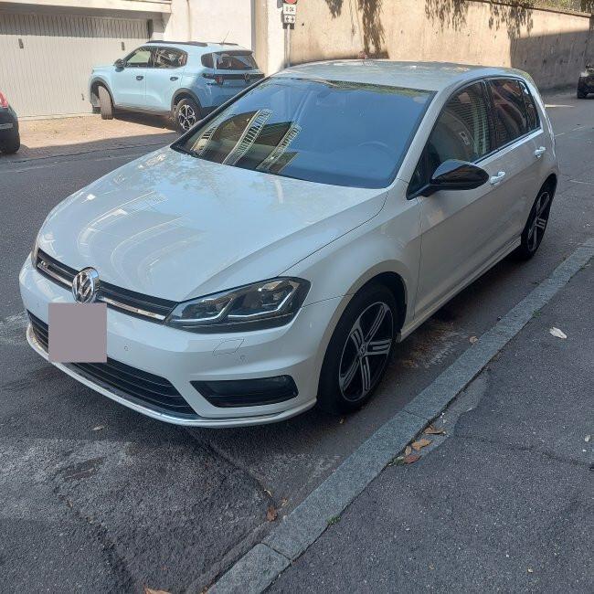 Volkswagen Golf 1.6TDI 110CV R-LINE
