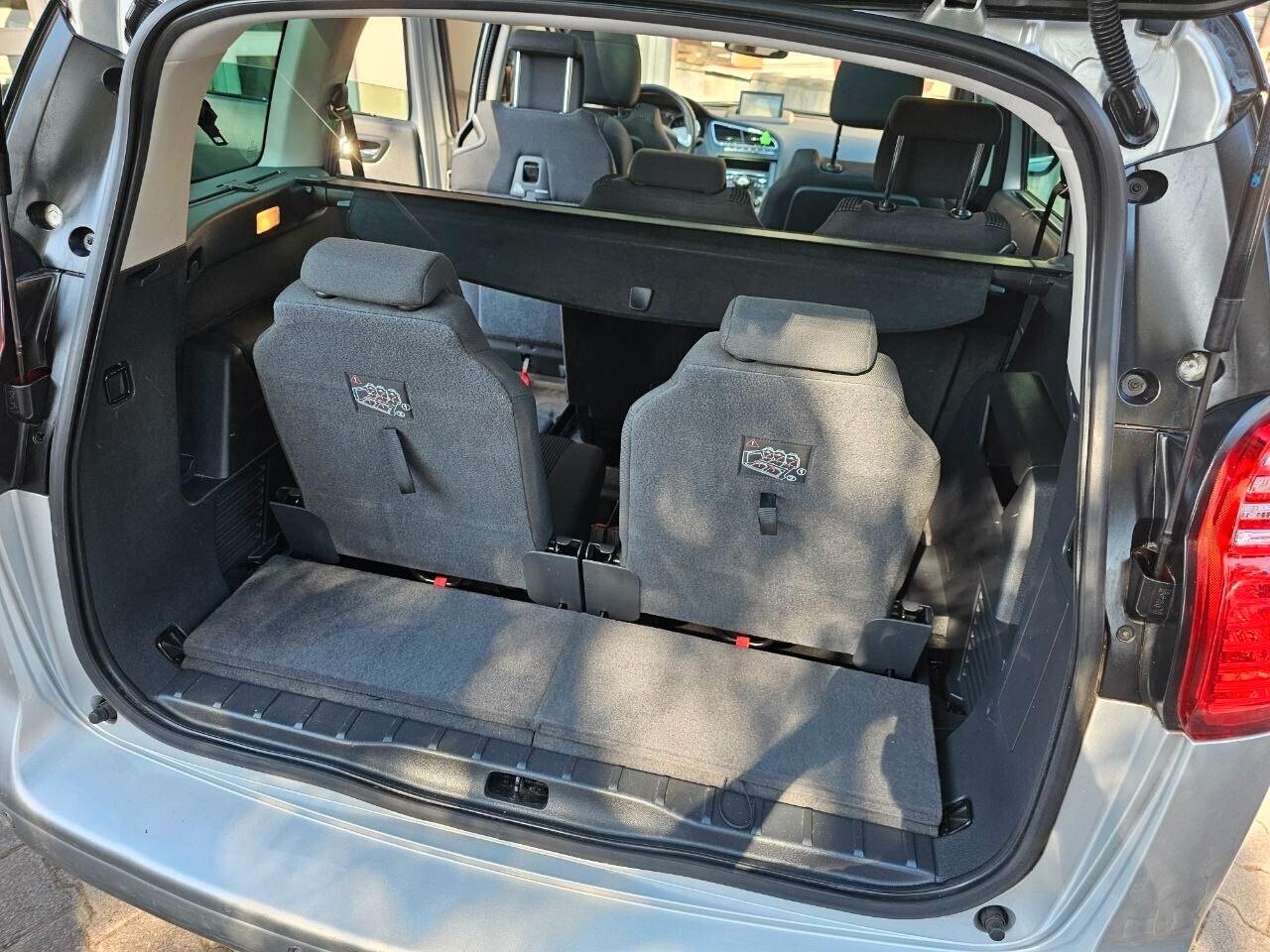 Peugeot 5008 1.6 Diesel Allure 7 Posti – Tetto Panoramico – Navigatore – KM CERTIFICATI