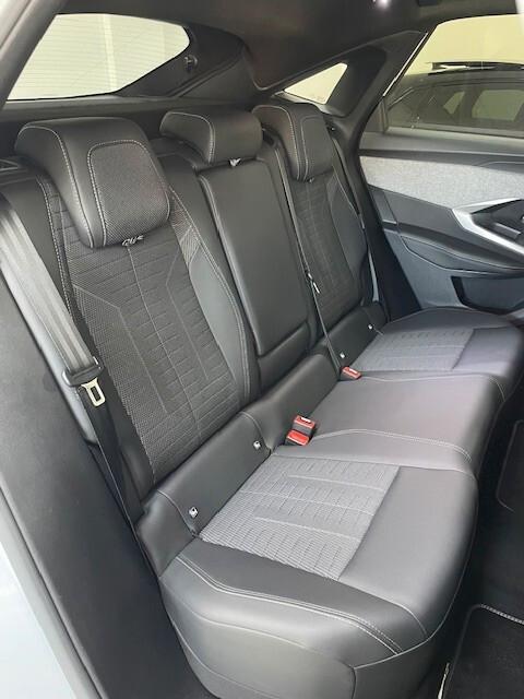 Peugeot 3008 Hybrid 136 e-DCS6 GT