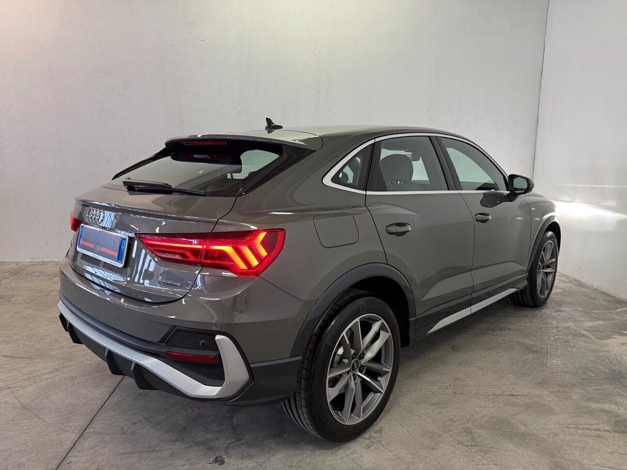 Audi Q3 Sportback 40 2.0 Tfsi Edition S-Line Quattro S-Tronic ** SOLO 2.900 KM ** UFF. ITALIANA IN GARANZIA AUDI ** PREZZO REALE